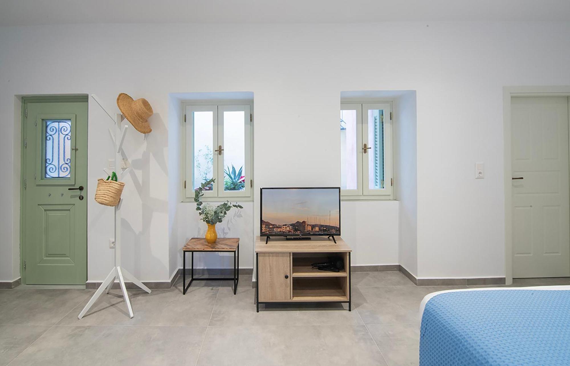 Chora Aegina'S Apartments Екстериор снимка