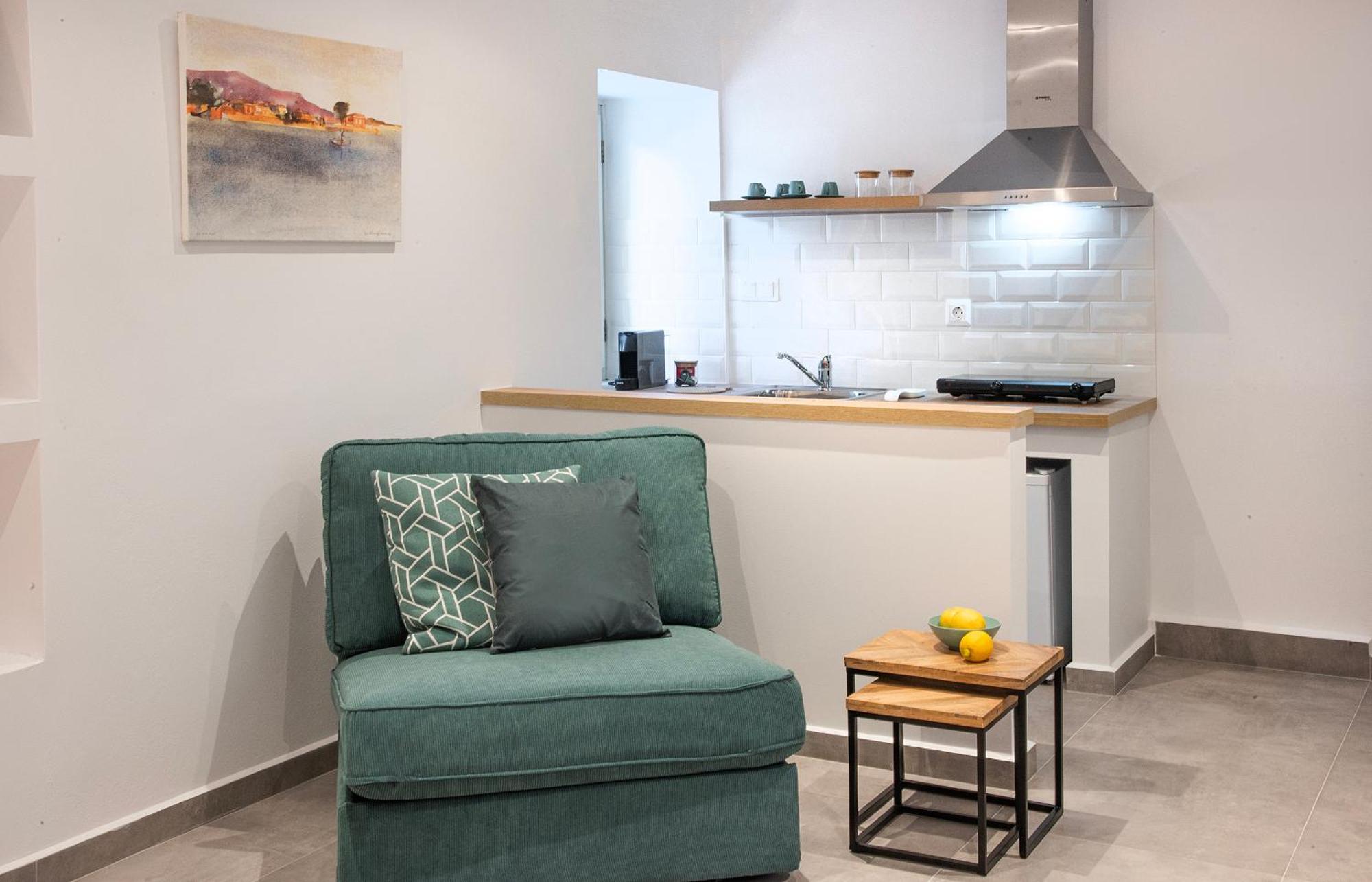 Chora Aegina'S Apartments Екстериор снимка